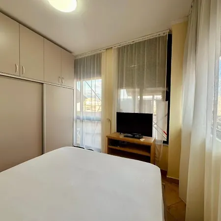 Apartman Alba 2 *